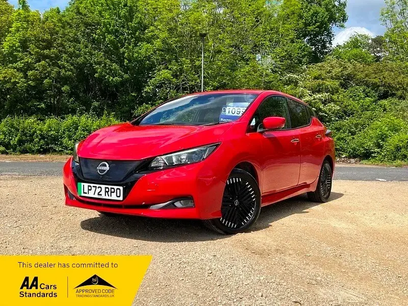 Usado Nissan Leaf N-Connecta 160 kW (218 CV) 2022 Rojo Utilitario