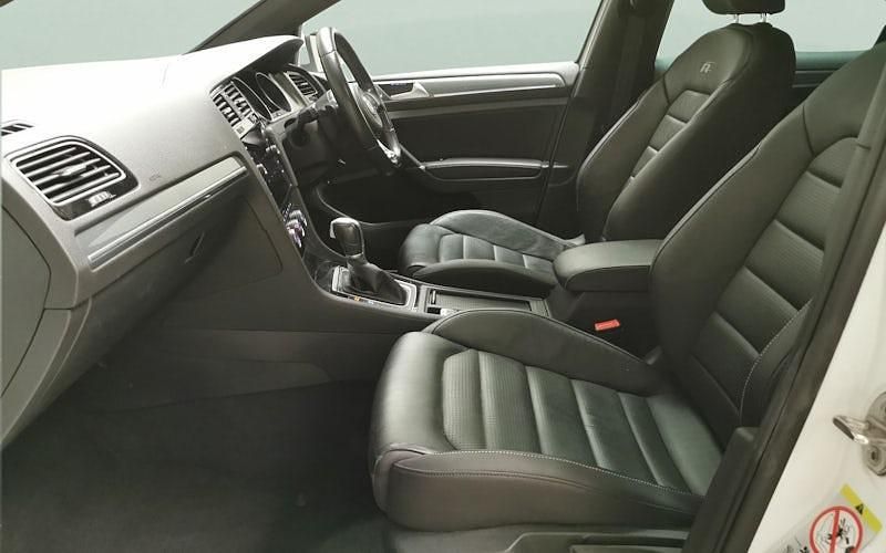 Used VW Golf VII R-line 150 HP (110 kW) 2019 White Hatchback