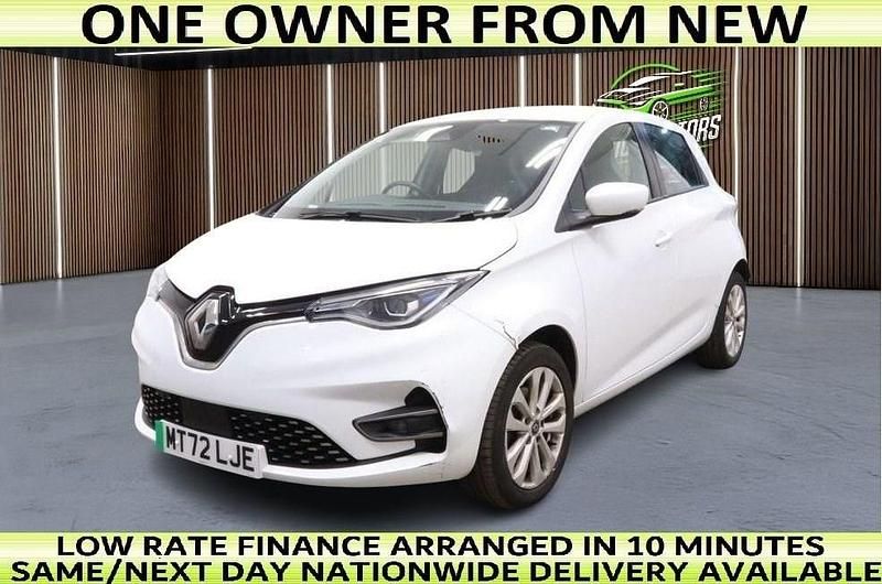 Used Renault Zoe Version S 100 kW (136 HP) 2022 White Hatchback