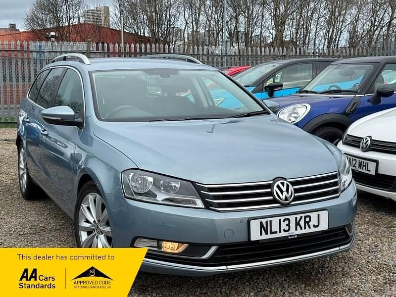 Begagnad VW Passat Highline 105 HK (77 kW) 2013 Grå Kombi