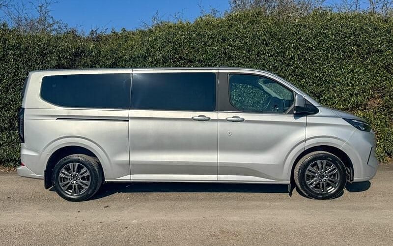Used Ford Tourneo Titanium 136 HP (100 kW) 2025 MPV