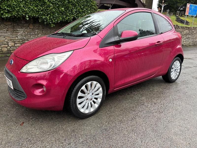 Used Ford Ka Zetec 69 HP (50 kW) 2011 Red Hatchback
