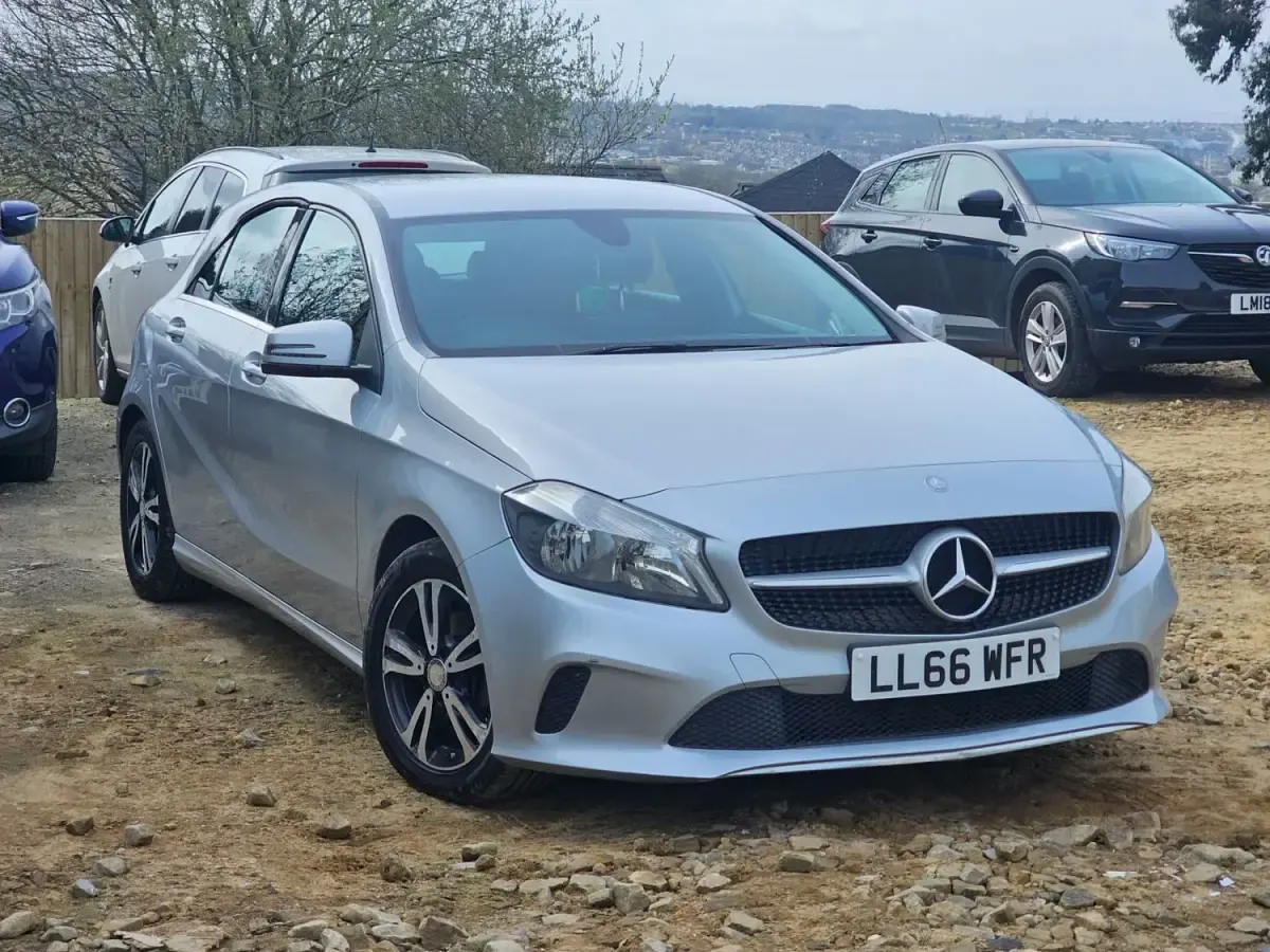 Used Mercedes A180 SE 2016 Silver Hatchback