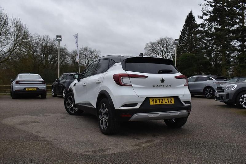 Used Renault Captur Techno 91 HP (66 kW) 2023 White/black SUV