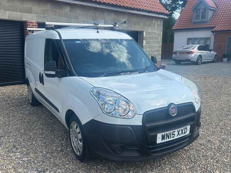 White Used 2015 Fiat Doblò MPV | £4,475 (Good price) - Image 1/4