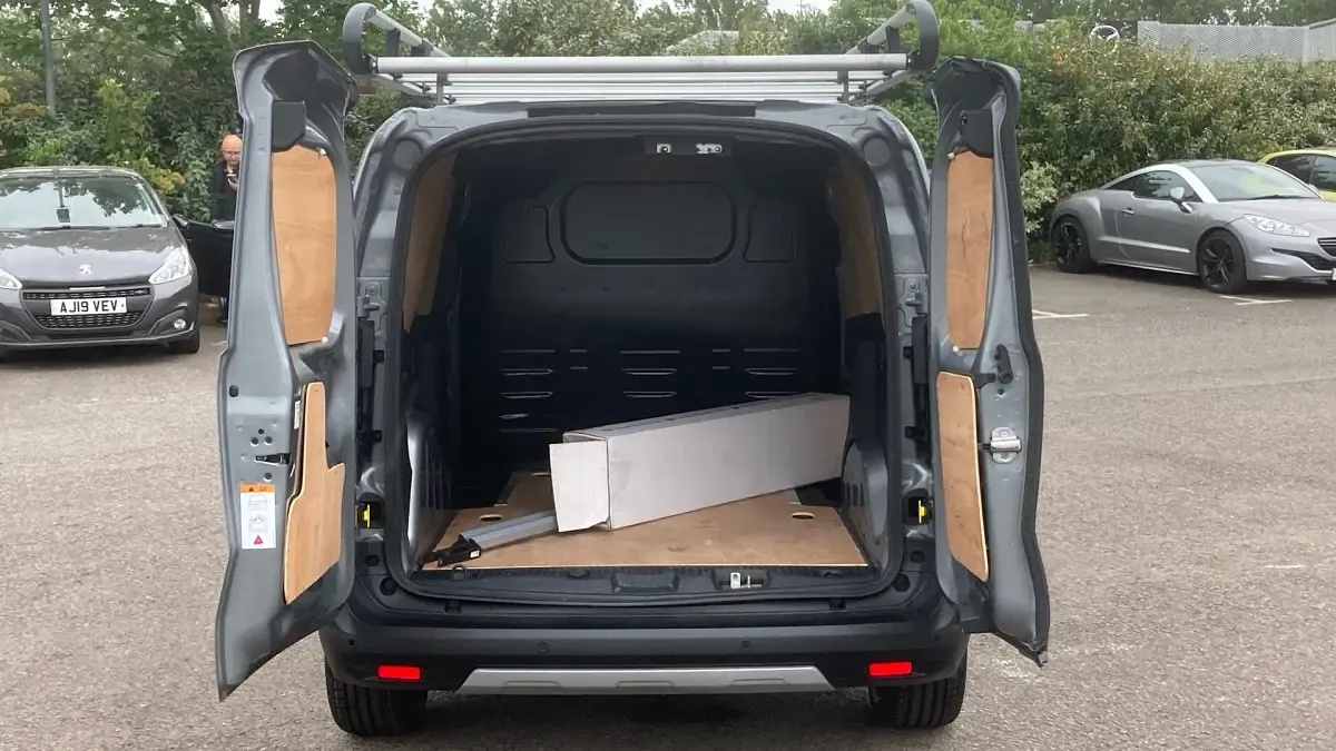 Used Ford Transit Active 125 HP (91 kW) 2024 Van