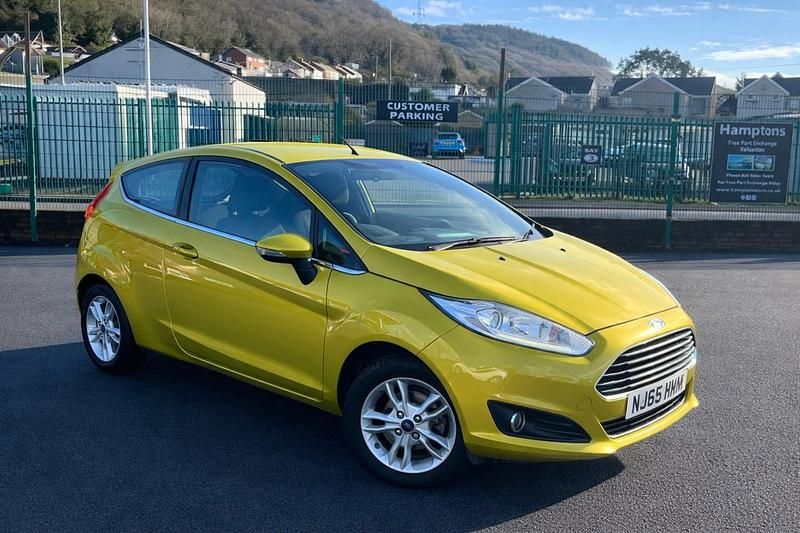 Used Ford Fiesta Zetec 82 HP (60 kW) 2015 Yellow Hatchback