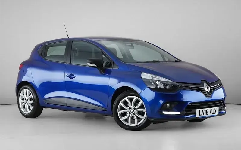 Used Renault Clio IV Play 75 HP (55 kW) 2018 Hatchback