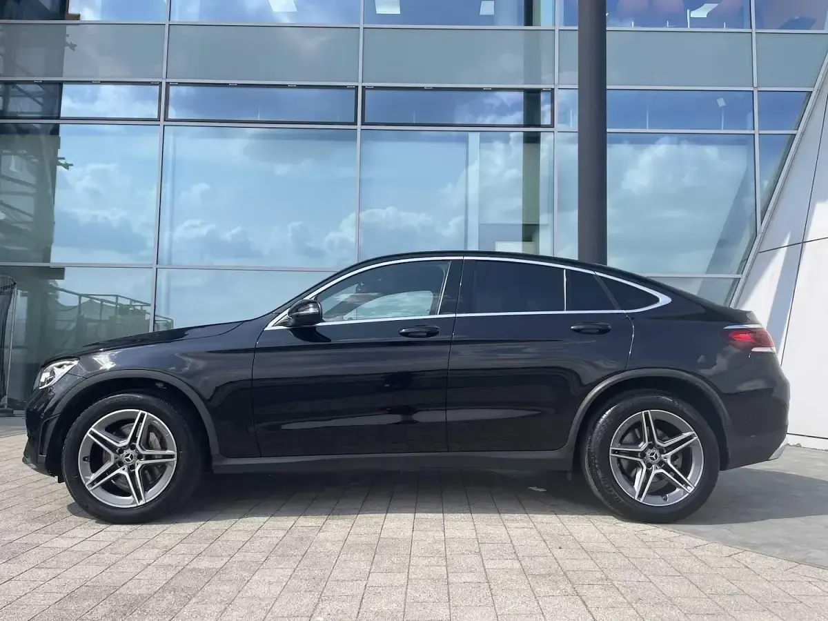 Used Mercedes GLC300e AMG line 2023 Black SUV