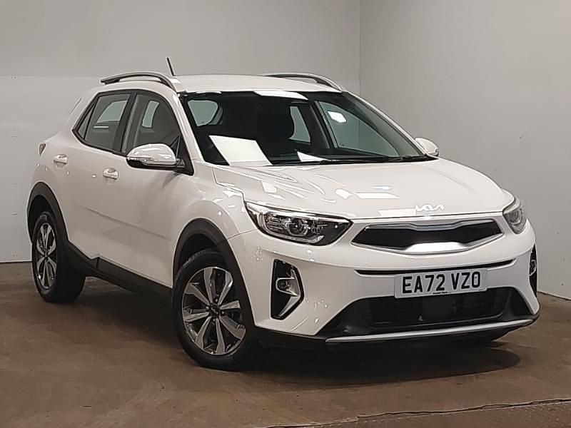 White Used 2022 Kia Stonic SUV | £13,298 (Fair price) - Image 1/4