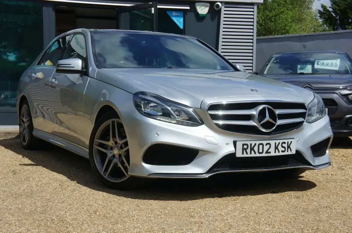 Gebraucht Mercedes E350 AMG Line Premium 258 PS (189 kW) 2015 Silber Limousine