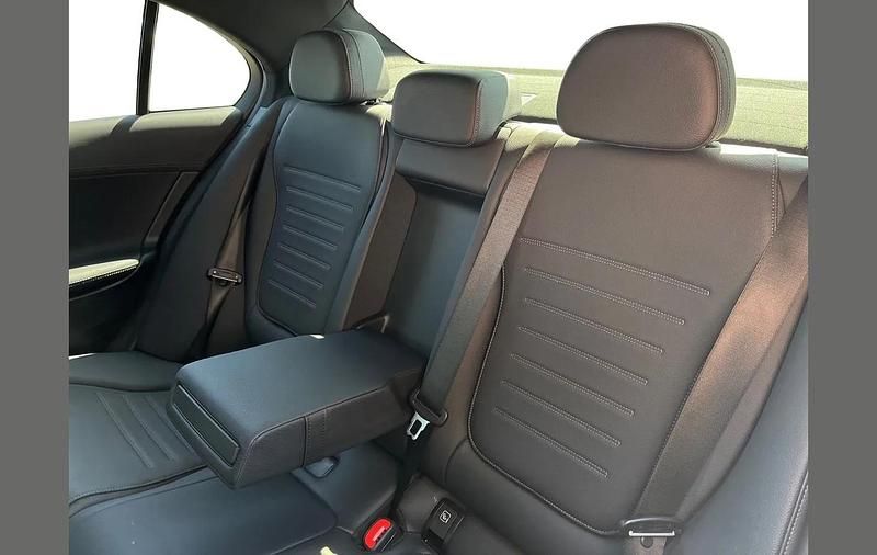 Used Mercedes C200 AMG line 201 HP (147 kW) 2024 Silver Sedan