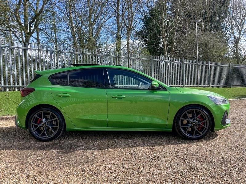 Used Ford Focus ST 280 HP (205 kW) 2024 Green Hatchback