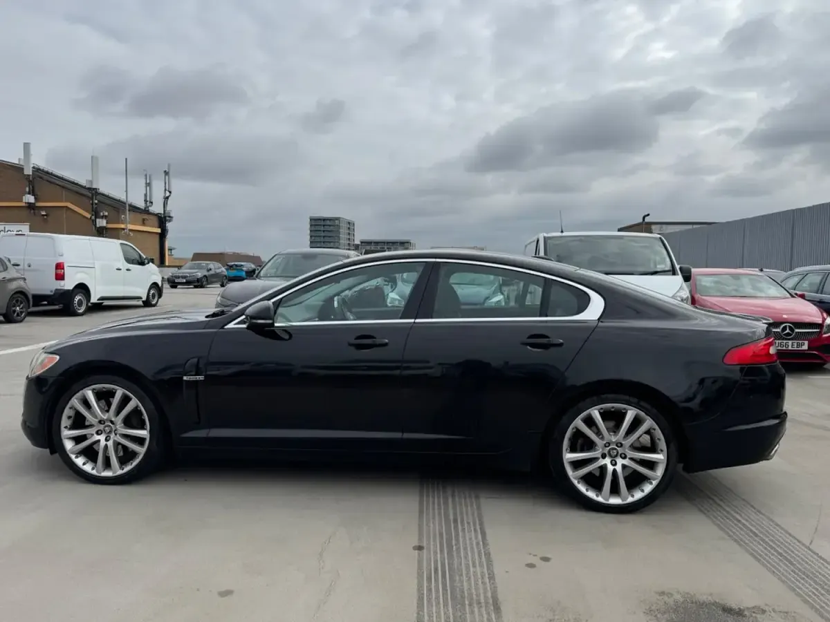 Używany Jaguar XF Premium Luxury 2009 Czarny Sedan/Limuzyna