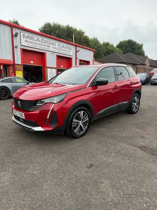 Used Peugeot 3008 Active+ 129 HP (94 kW) 2023 Red SUV