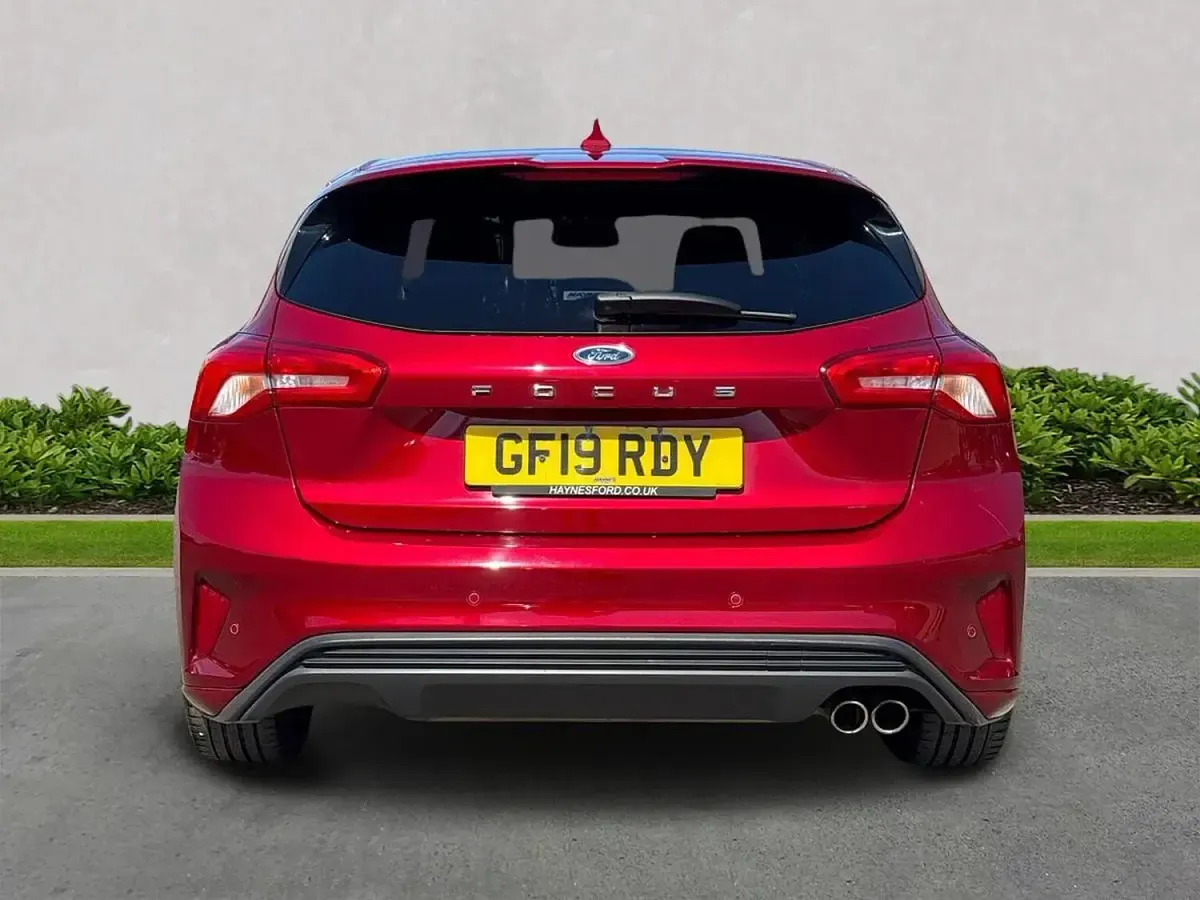 Used Ford Focus ST-Line 125 HP (91 kW) 2019 Red Hatchback