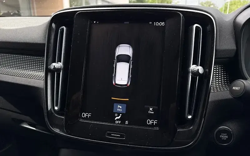 Used Volvo XC40 R-Design 211 HP (155 kW) 2021 SUV