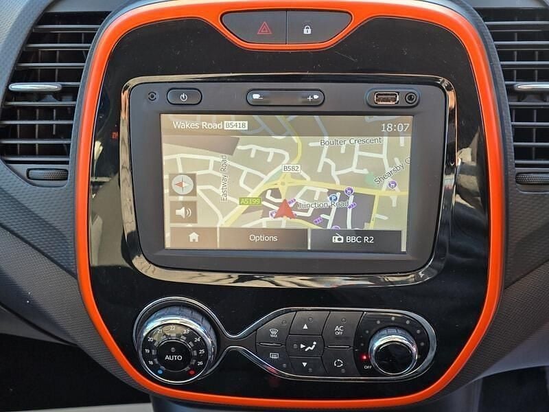 Second-hand Renault Captur Dynamique 90 CP (66 kW) 2014 Portocaliu SUV