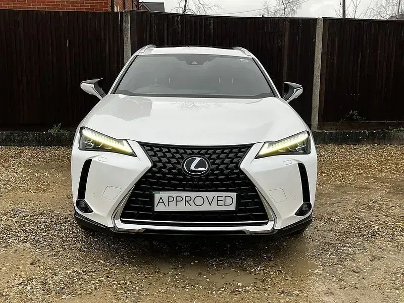 Used Lexus UX 150 kW (204 HP) 2021 White SUV