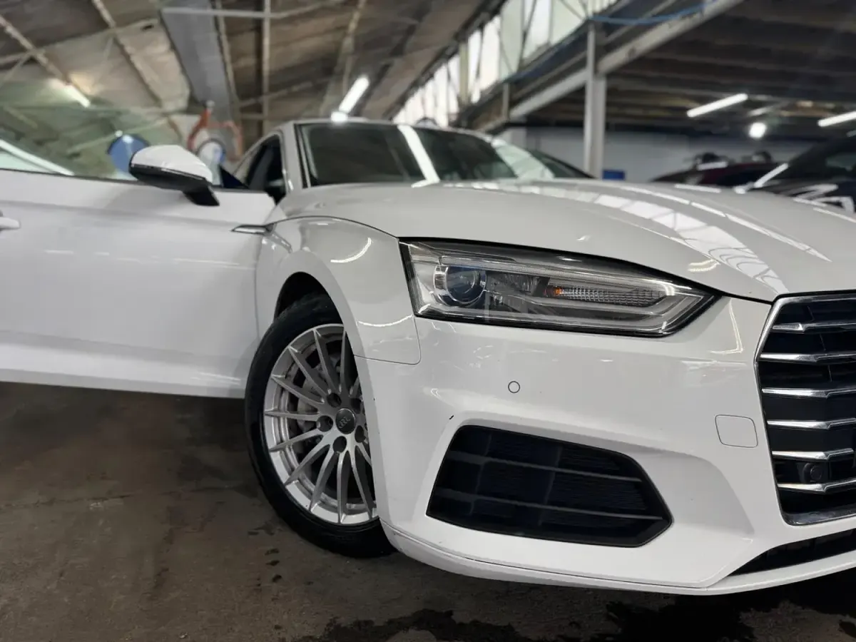 Used Audi A5 Sportback Advanced 190 HP (139 kW) 2017 White Hatchback