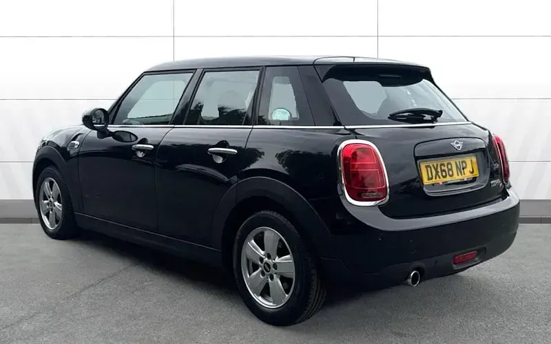 Used Mini Cooper Hatch 116 HP (85 kW) 2018 Black Hatchback