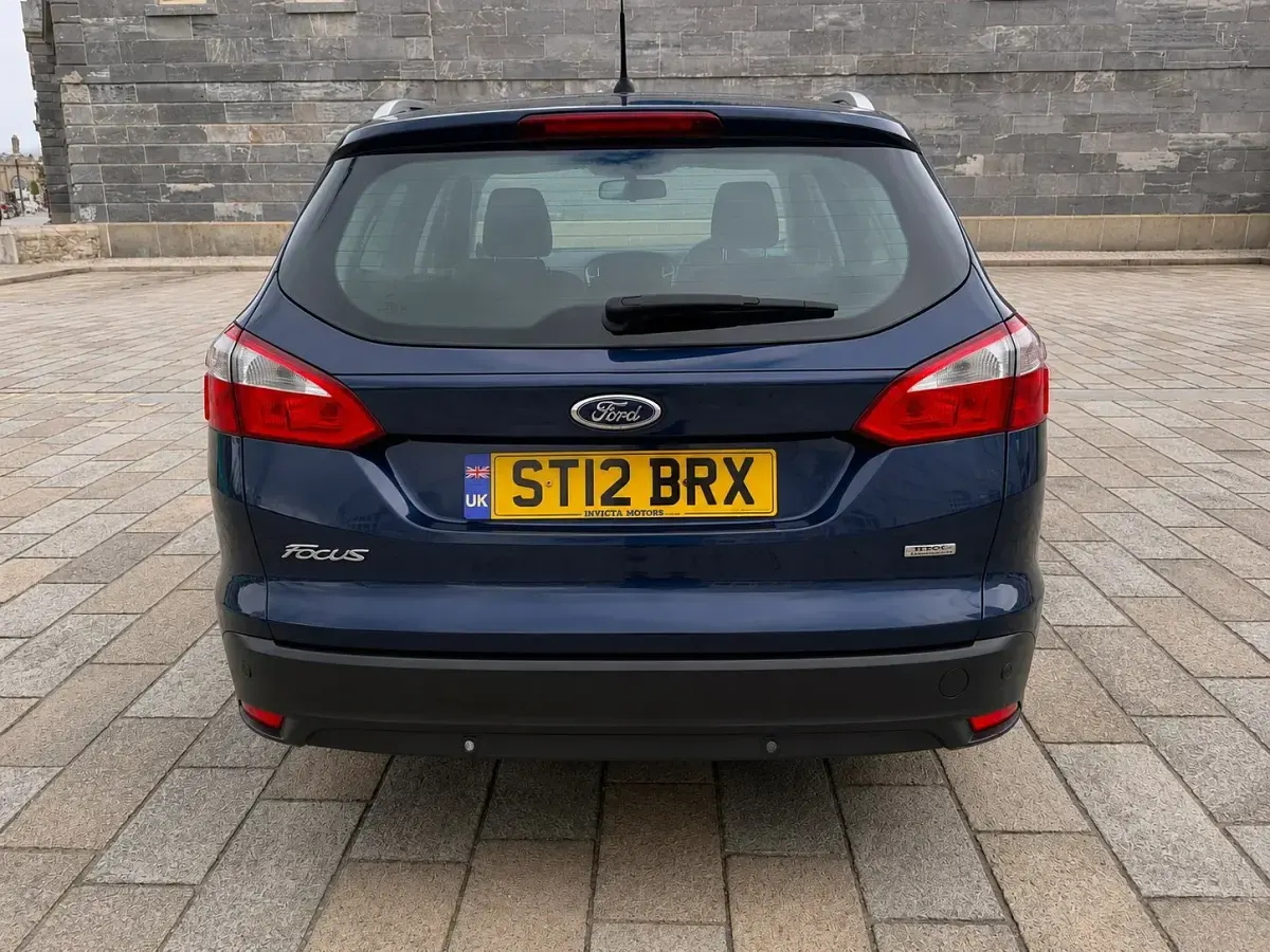 Begagnad Ford Focus Zetec 115 HK (84 kW) 2012 Blå Kombi