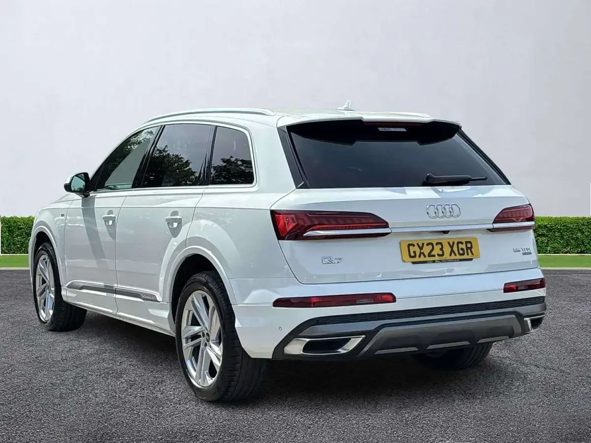 Used Audi Q7 S-Line 340 HP (250 kW) 2023 White SUV