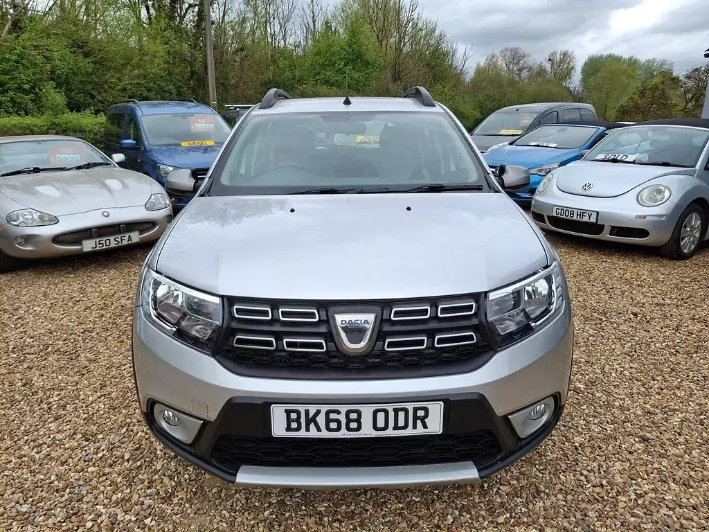 Begagnad Dacia Sandero Comfort 90 HK (66 kW) 2018 Silver Halvkombi
