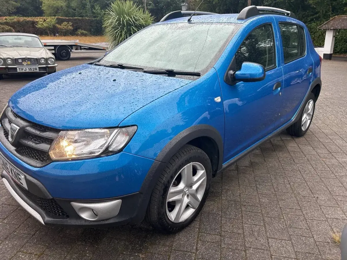 Used Dacia Sandero Ambiance 90 HP (66 kW) 2016 Blue Hatchback