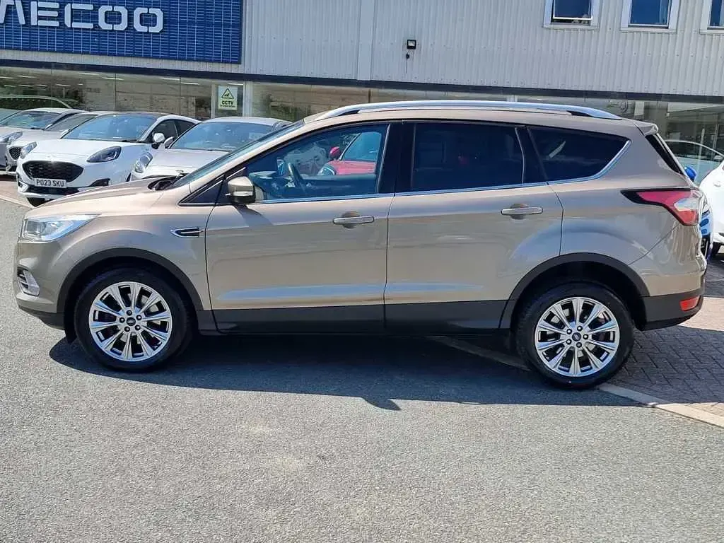 Used Ford Kuga Titanium 150 HP (110 kW) 2019 Silver SUV
