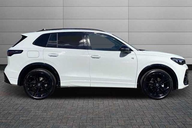 Used VW Tiguan R-line 150 HP (110 kW) 2025 White SUV