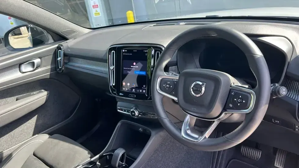 Used Volvo XC40 Plus 163 HP (119 kW) 2025 Silver SUV