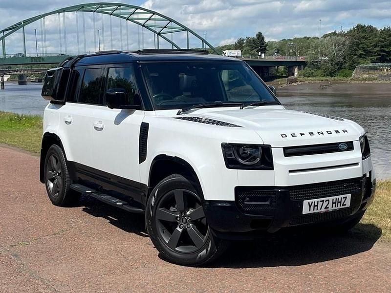 White Used 2022 Land Rover Defender SE Dynamic SUV | £56,999 (Fair price) - Image 1/4