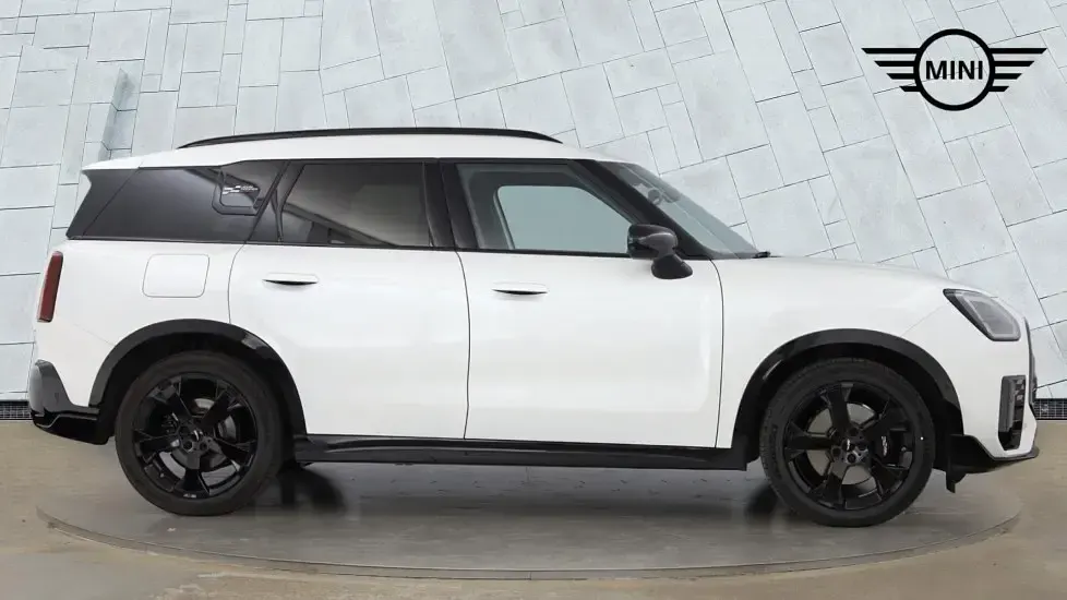 Used Mini Countryman 168 HP (123 kW) 2024 White SUV