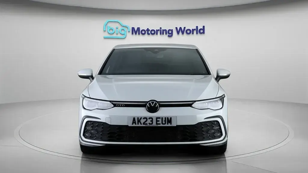 Second-hand VW Golf VIII GTD 200 CP (147 kW) 2023 Alb Hatchback
