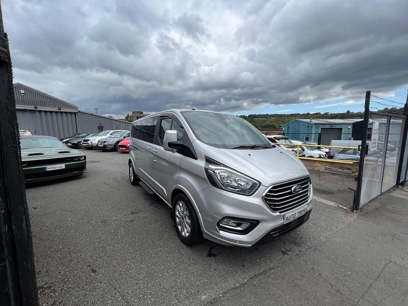 Used Ford Tourneo Titanium 130 HP (95 kW) 2018 Silver MPV