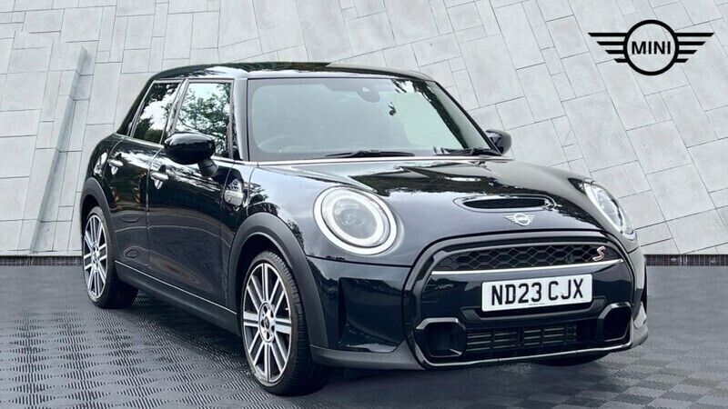 Black Used 2023 Mini Cooper S Exclusive Hatchback | £23,495 (Fair price) - Image 1/4