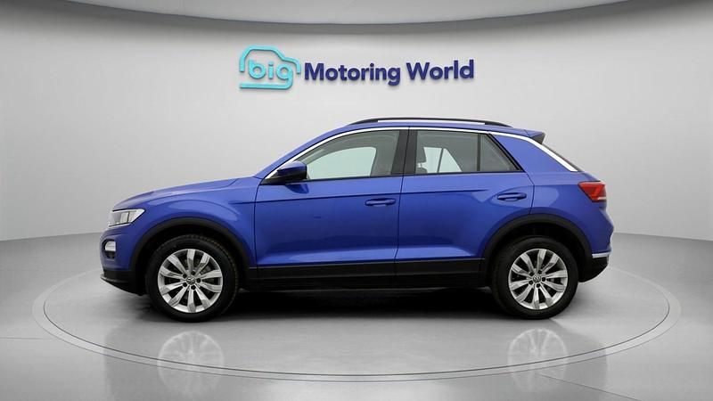 Used VW T-Roc SE 150 HP (110 kW) 2019 Blue SUV