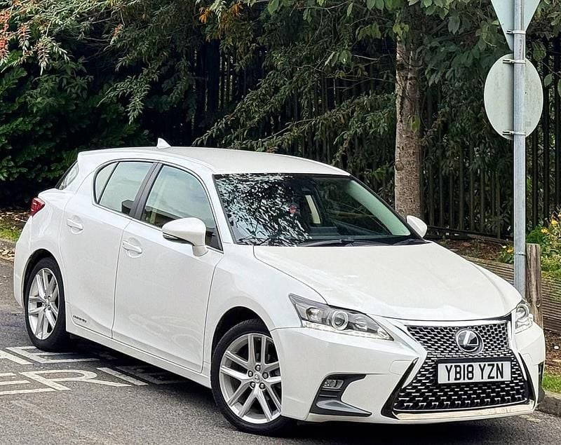 White Used 2018 Lexus CT200h Hatchback | £7,995 (Super price) - Image 1/4