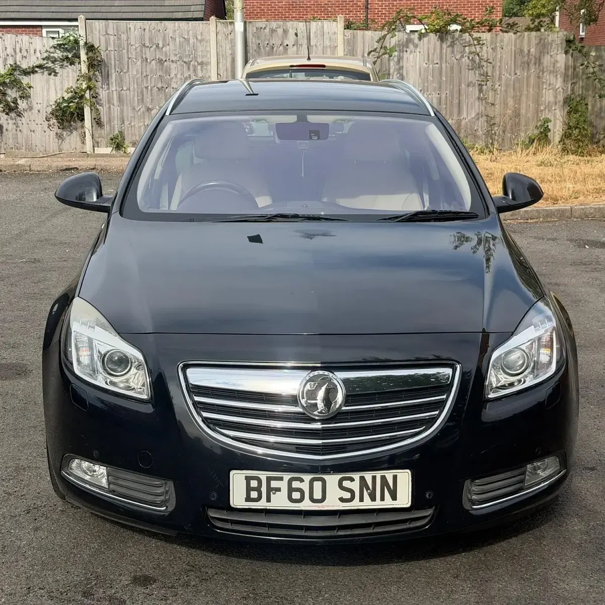 Used Vauxhall Insignia Elite 157 HP (115 kW) 2010 Black Estate