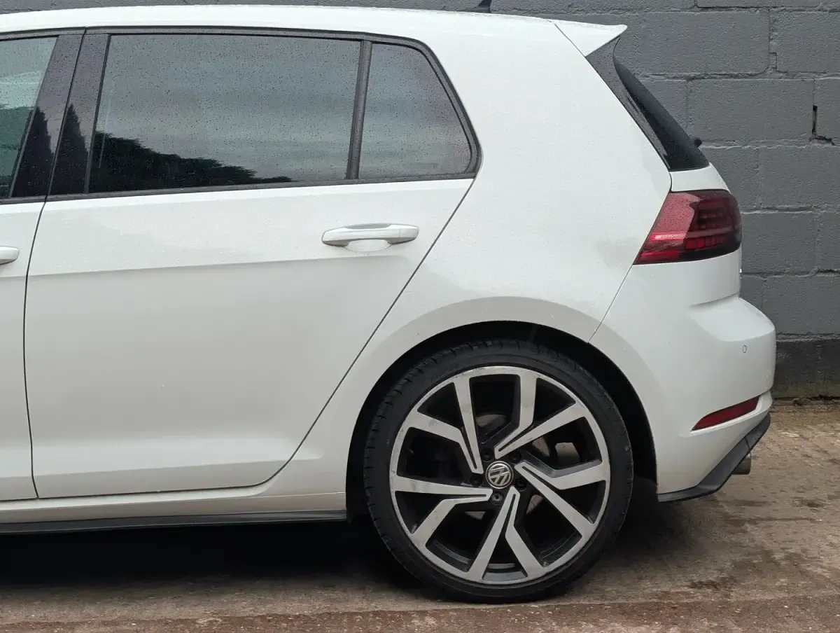 Used VW Golf VII GTD 184 HP (135 kW) 2017 White Hatchback