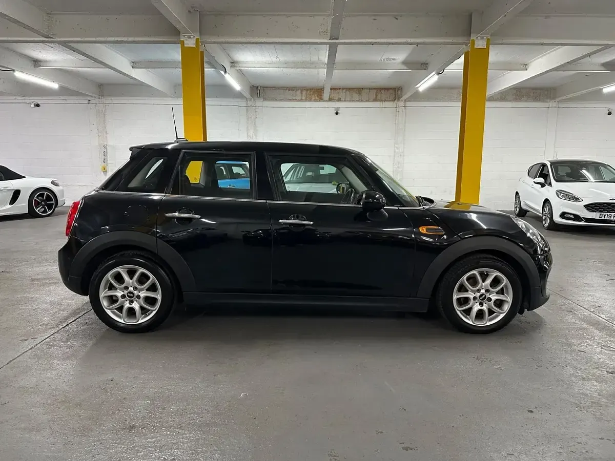 Used Mini Cooper D Hatch 2016 Black Hatchback