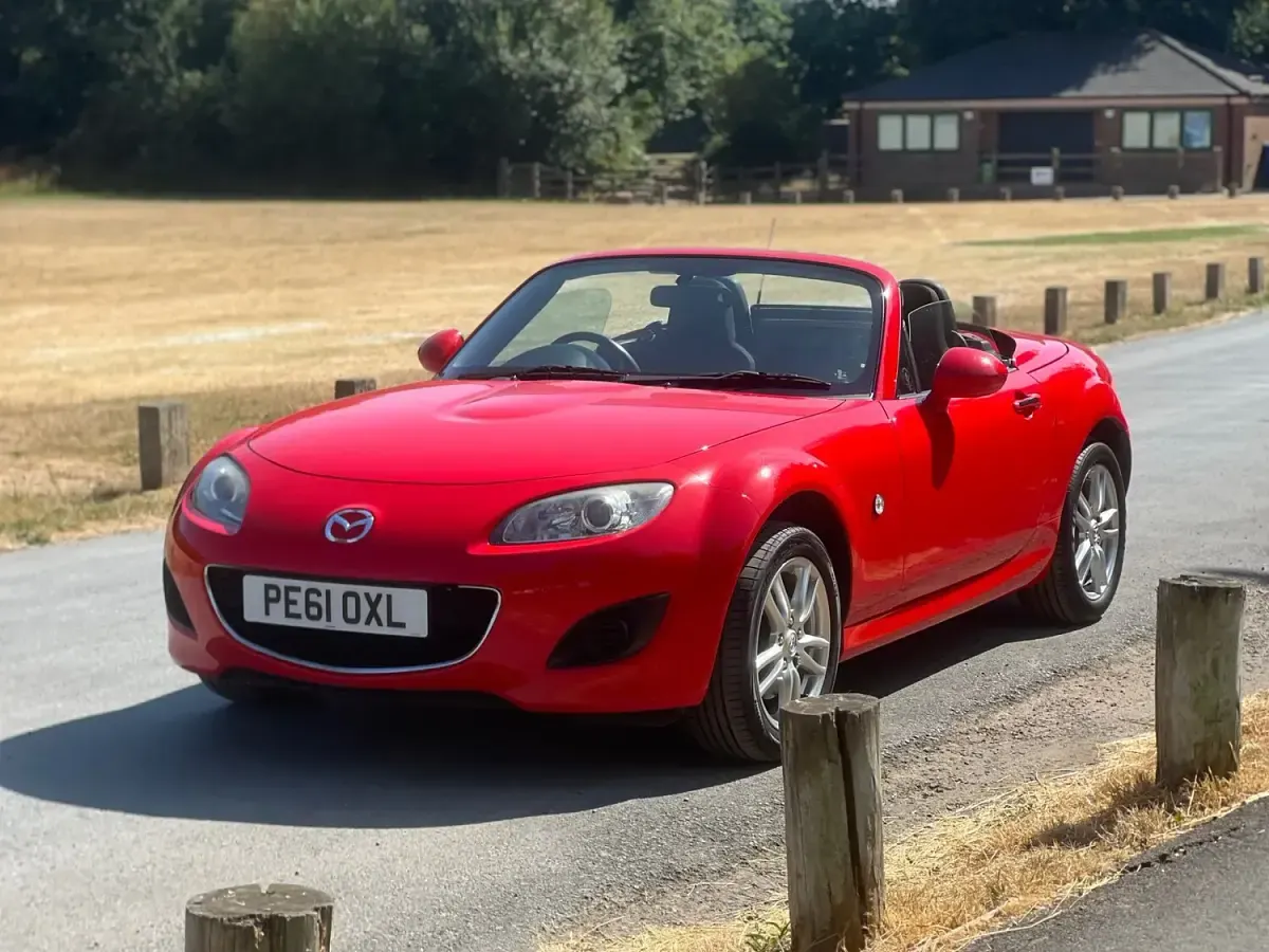 Used Mazda MX5 126 HP (92 kW) 2011 Red Cabriolet