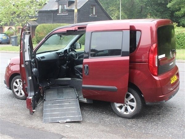 Red Used 2016 Fiat Doblò Lounge MPV | £9,950 (Fair price) - Image 1/1