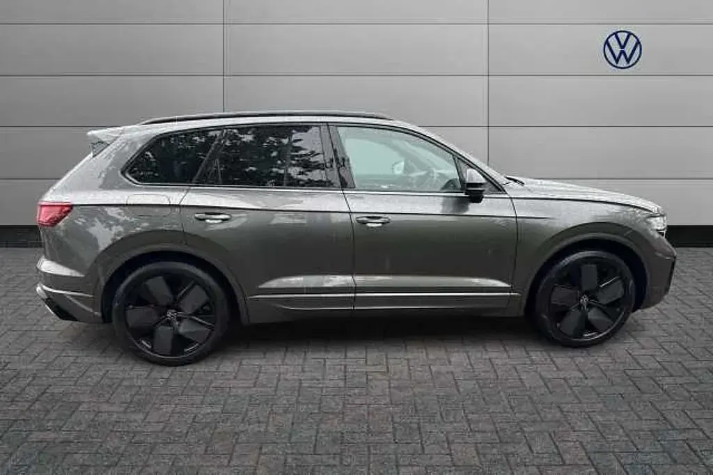 Used VW Touareg Edition 286 HP (210 kW) 2026 Grey SUV