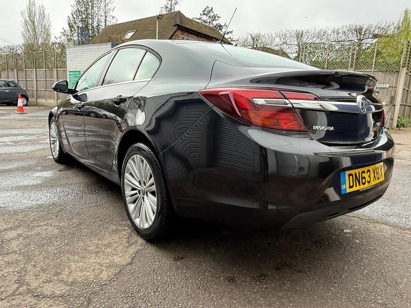 Used Vauxhall Insignia Design Edition 163 HP (119 kW) 2013 Black Hatchback