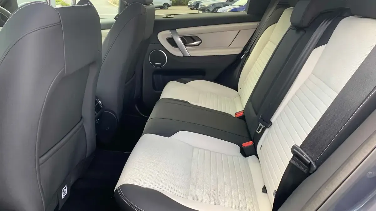 Used Land Rover Discovery Sport SE Dynamic 204 HP (150 kW) 2026 Blue SUV