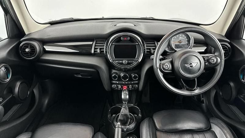 Used Mini Cooper Hatch 136 HP (100 kW) 2017 Green Hatchback