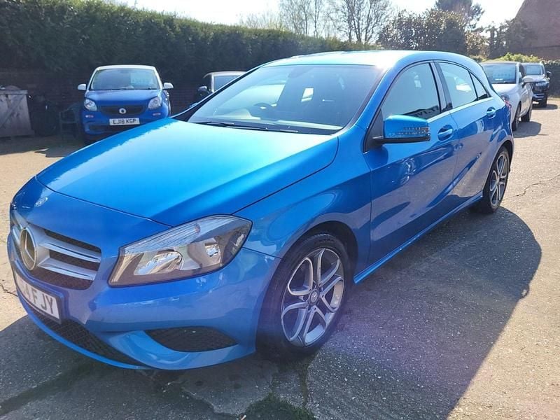 Used Mercedes A200 136 HP (100 kW) 2014 Blue Hatchback
