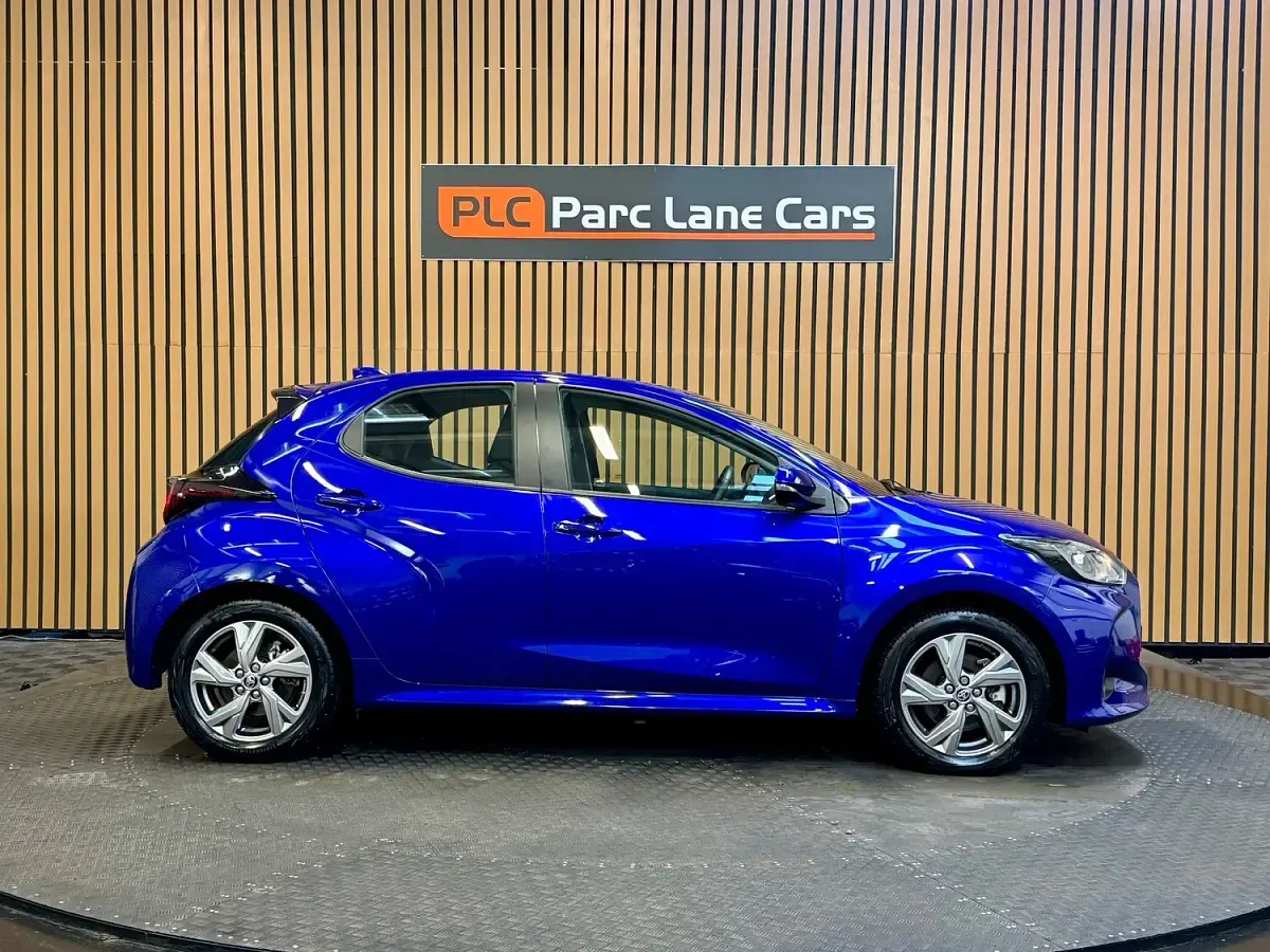 Used Toyota Yaris Hybrid 2024 Blue Hatchback